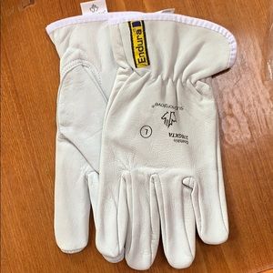 NWOT Leather gloves LG